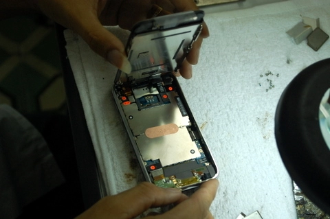 Xem quá trình quốc tế hóa iphone 3g