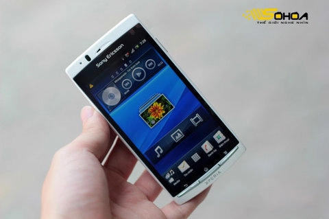 Xperia arc s hồng và trắng về vn