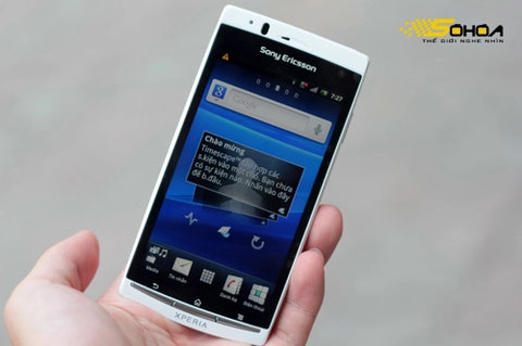 Xperia arc s hồng và trắng về vn