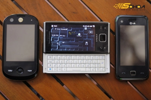 Xperia x2 so dáng với hai pda phone