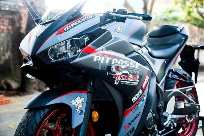 Yamaha r3 sơn tem đấu siêu ngầu của biker vĩnh long