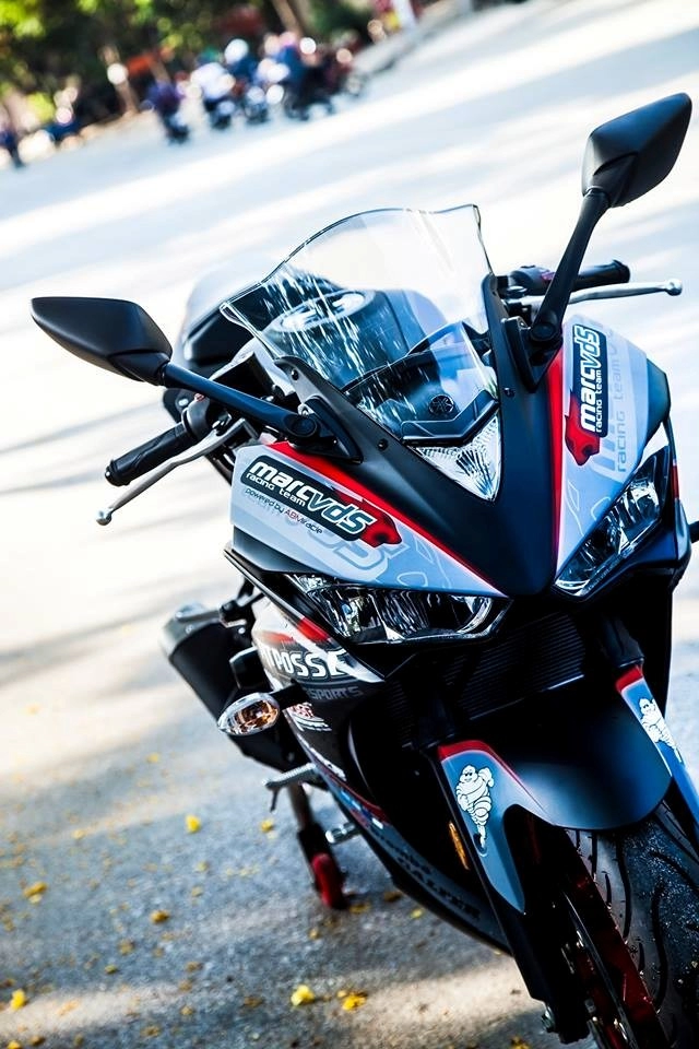 Yamaha r3 sơn tem đấu siêu ngầu của biker vĩnh long