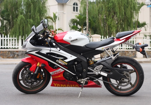 Yamaha r6 ngựa hoang khó cầm cương