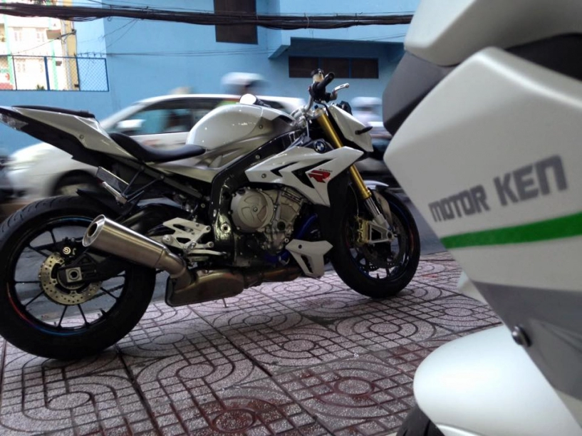 Bmw s1000r 2015 abs trắng ngọc trinhhqcngiá tốt