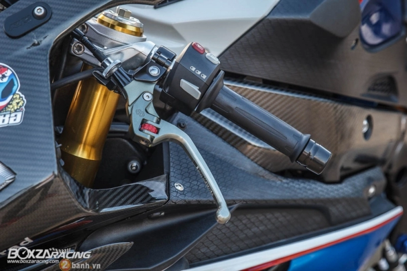 Bmw s1000rr siêu ngầu trong bản độ hàng hiệu cực chất