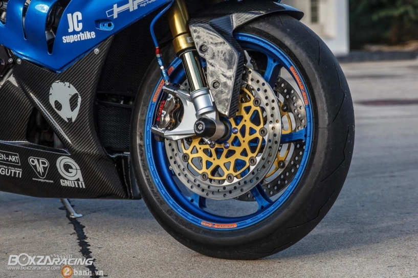 Bmw s1000rr siêu ngầu trong bản độ hàng hiệu cực chất