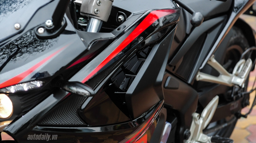 Cận cảnh bajaj pulsar rs200 demon black đầu tiên tại việt nam giá chỉ 90 triệu đồng