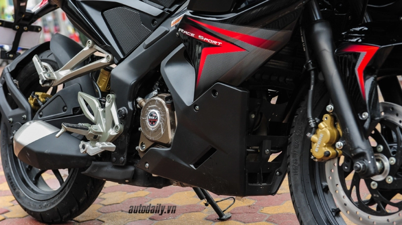 Cận cảnh bajaj pulsar rs200 demon black đầu tiên tại việt nam giá chỉ 90 triệu đồng