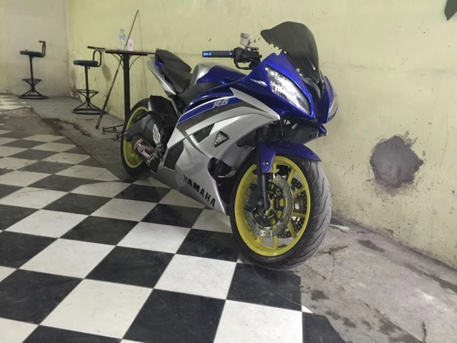 Cận cảnh yamaha r15 độ dàn áo r6 cực ngầu