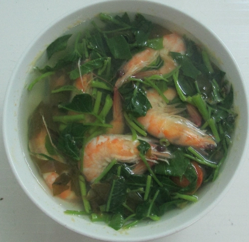 Canh chua rau muống nấu tôm