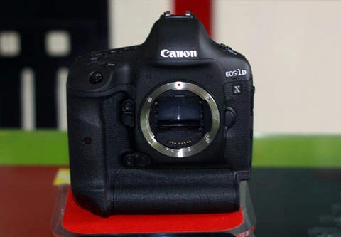 Canon 1d x giá 171 triệu về việt nam