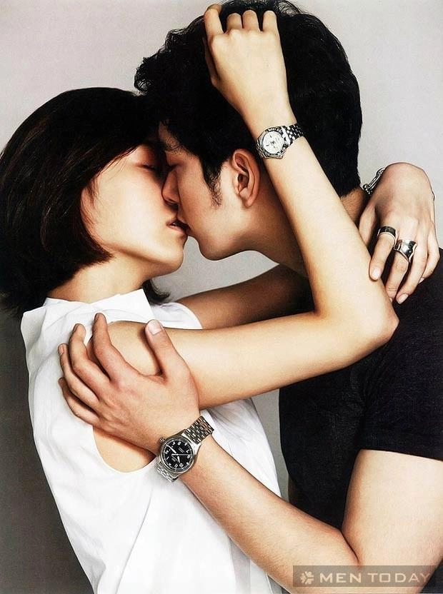 Chansung 2pm hôn 9 người mẫu xinh đẹp trên lofficiel hommes