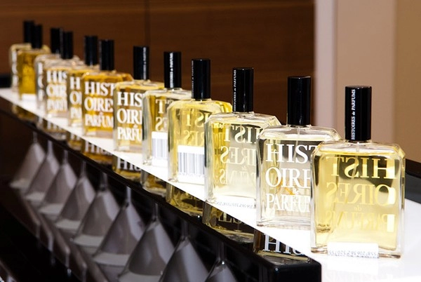Histoires de parfums hương thơm nhuốm màu lịch sử