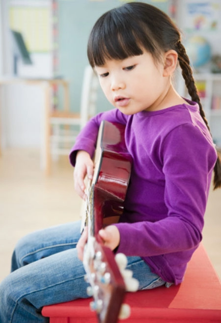 Nghe nhạc cách đơn giản để phát triển tư duy của trẻ