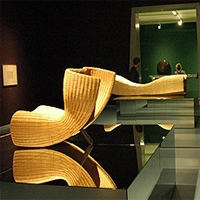 Những chiếc ghế kỳ diệu của newson