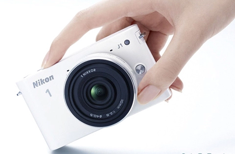Nikon 1 nâng tốc độ chụp với firmware 12