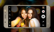 Samsung nâng cấp smartphone giá rẻ chuyên selfie galaxy j