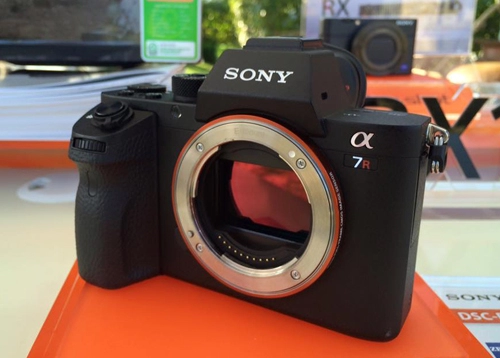 Sony a7r ii về việt nam giá 68 triệu đồng