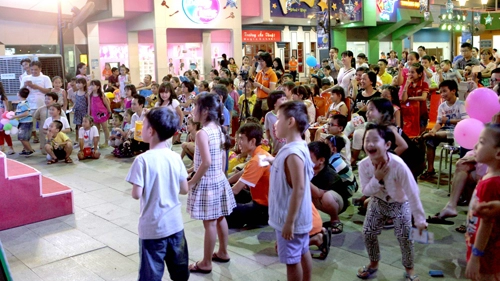 3000 trẻ thưởng thức vở kịch dũng sĩ tiêu diệt virus