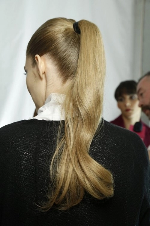 8 kiểu tóc cứu nguy cho bạn khi đầu bẩn chưa kịp gội