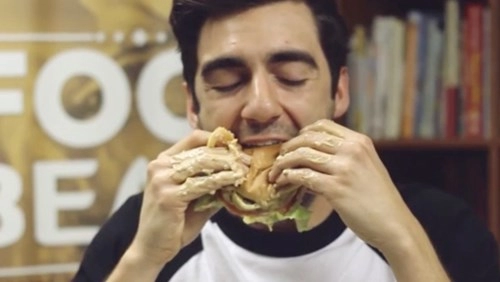 Ăm hamburger như thế nào mới là đúng cách