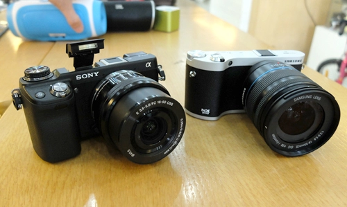 Ảnh so sánh nex-6 và nx300