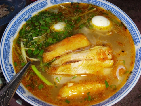 Bánh canh cá lóc hương vị đất cố đô