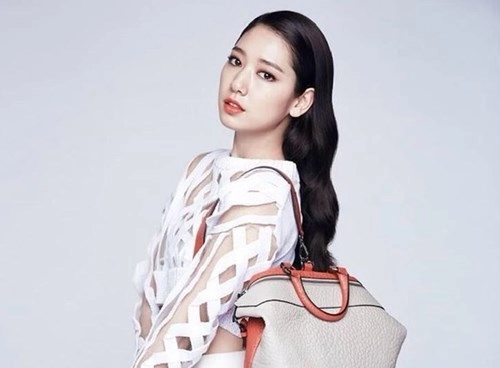 Bắt thóp độc chiêu làm đẹp của cô nàng mặt tròn park shin hye