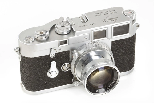 Gần 100 tỷ đồng cho 3 mẫu máy ảnh cổ của leica