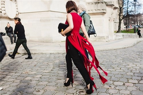 Giữa hàng trăm nghìn người fashionista việt vẫn được gọi tên ở paris