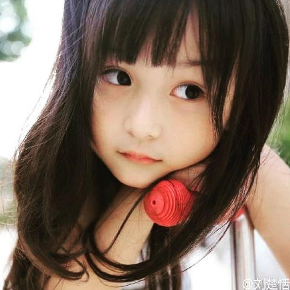 Liu chu tian - bé gái xinh như thiên thần với phong cách thời trang đẹp miễn chê