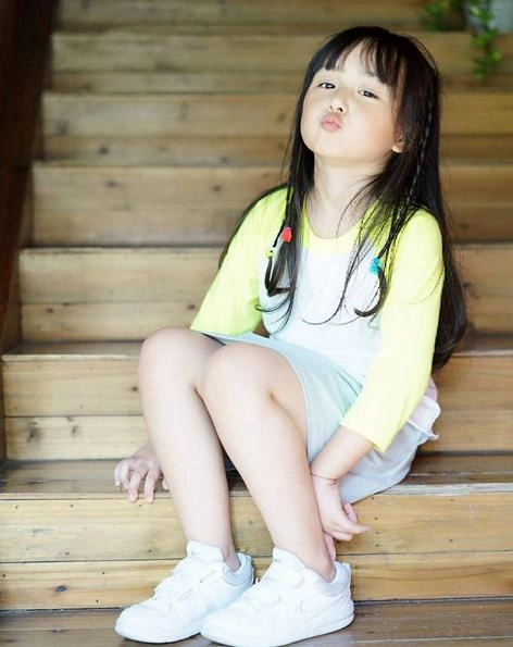 Liu chu tian - bé gái xinh như thiên thần với phong cách thời trang đẹp miễn chê