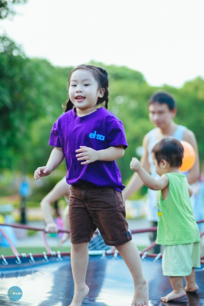 Mỗi phút bên con là hạnh phúc