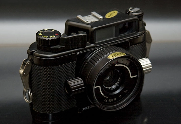 Nikon tái sinh máy ảnh thợ lặn