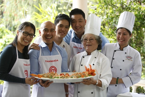 Phở cá hồi làm khó thí sinh masterchef