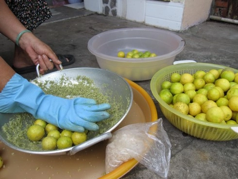 Tự làm chanh muối thơm ngon ngày hè