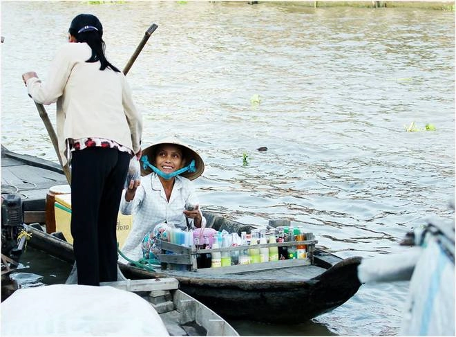 Văn hóa sông nước miền tây ở chợ nổi ngã năm
