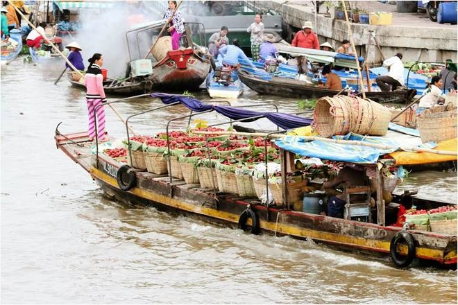 Văn hóa sông nước miền tây ở chợ nổi ngã năm