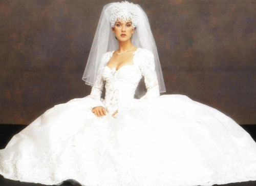 10 mẫu váy cưới xấu của các mỹ nhân nổi tiếng thế giới