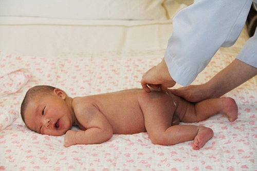 12 mẹo dỗ trẻ sơ sinh ngủ cực nhanh