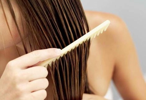8 lý do gây rụng tóc bạn vô tình mắc phải khi làm đẹp hàng ngày