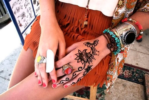 Ẩn họa khôn lường từ hình xăm henna