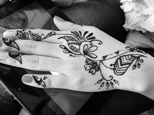 Ẩn họa khôn lường từ hình xăm henna