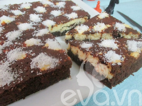 Bánh brownie dừa hình bàn cờ