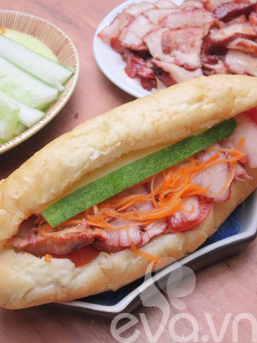 Bánh mì thịt xá xíu chào ngày mới