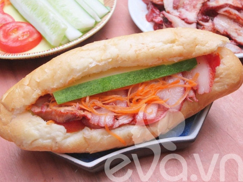 Bánh mì thịt xá xíu chào ngày mới