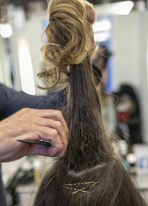 Biến tấu diệu kỳ với 3 kiểu tóc xoăn cô dâu đơn giản