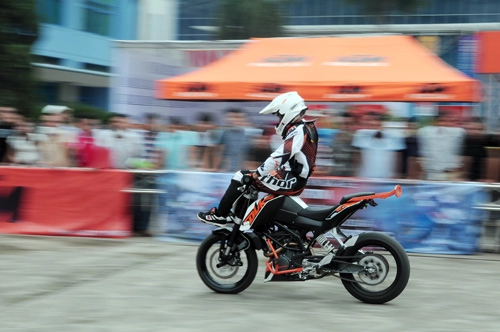 Biểu diễn môtô mạo hiểm tại triển lãm việt nam autoexpo 2014