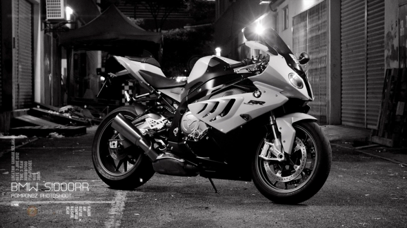 Bmw s1000rr hút hồn trong bộ ảnh bụi đời đường phố