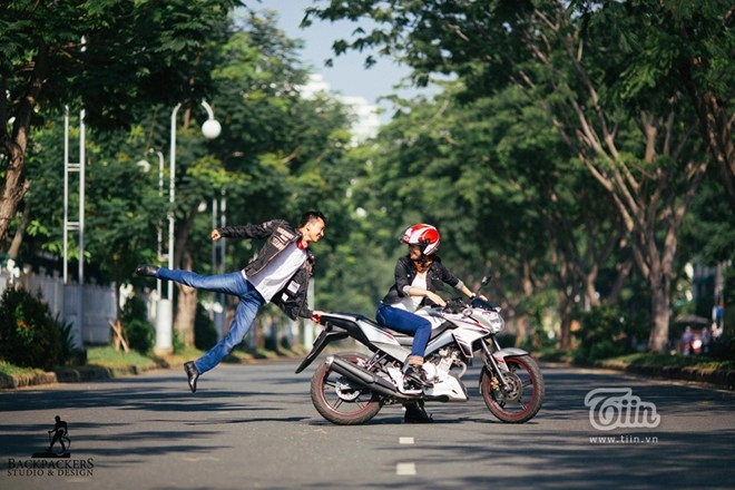 Bộ ảnh cưới tuyệt đẹp của cặp đôi biker bên yamaha fz150i